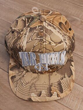 1984 UNC Tar Heels Youngan snapback camo hat